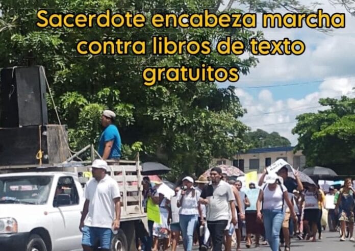 Sacerdote De Chemax Lidera Marcha Contra Libros De Texto Gratuitos Por