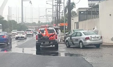 padres-presuntamente-ebrios-chocan-avenida