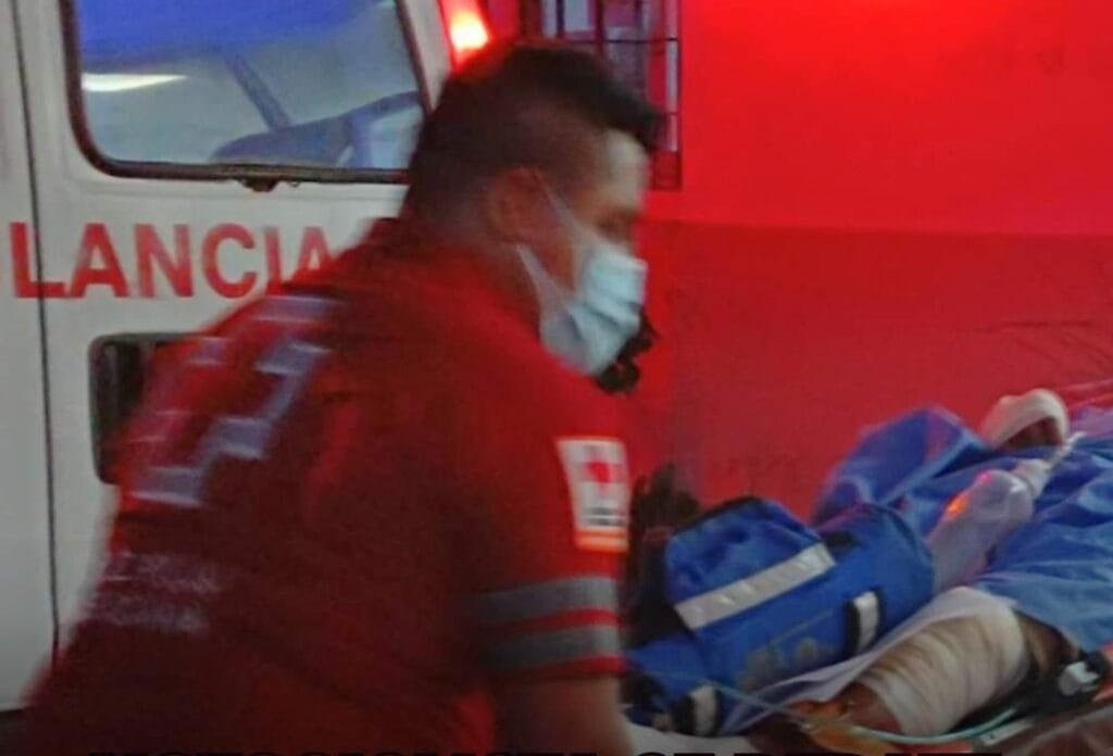Motociclista al borde de la muerte tras ser arrollado por "auto ...