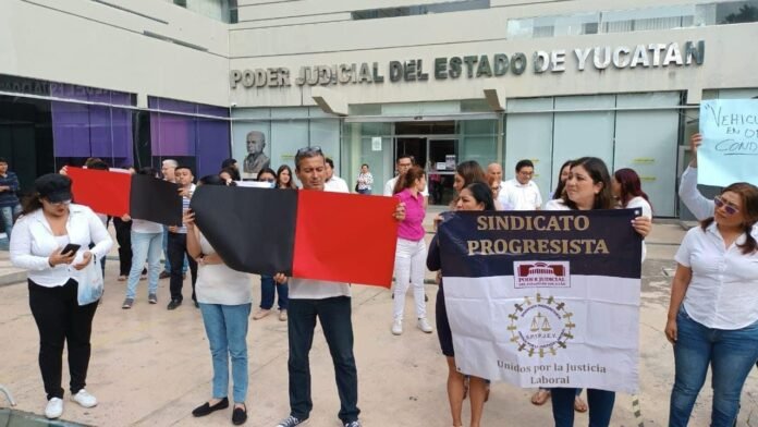 Inician paro de labores trabajadores del Poder Judicial